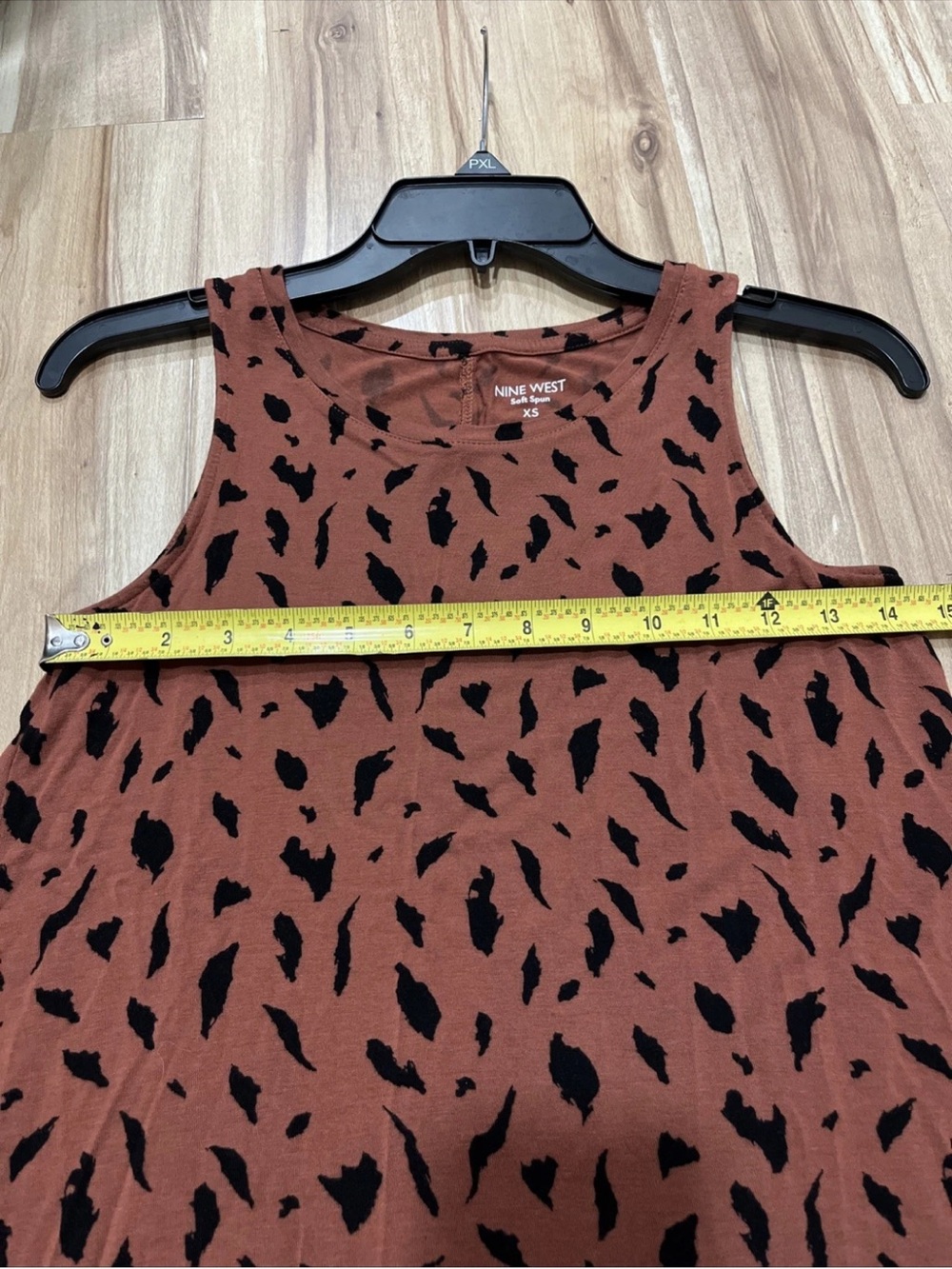 Nine West Brown Tank Top with Black Abstract Print - Picture 8 of 9